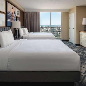 Suite Two Queen Beds Non-Smoking